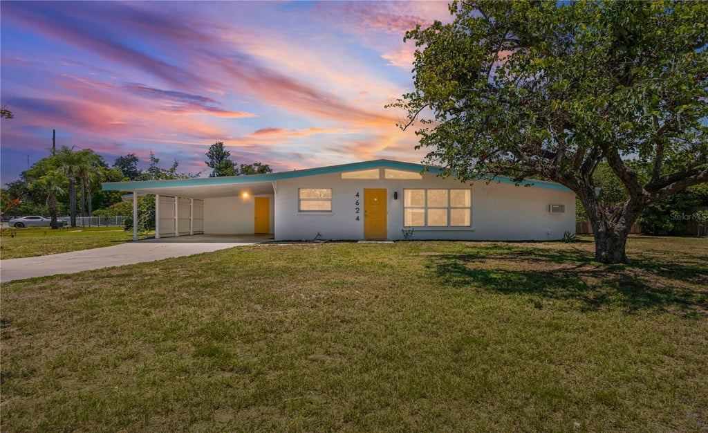Photo of 4624 Naomi Ridge Lane, Sarasota, FL 34233 (MLS # A4699115)