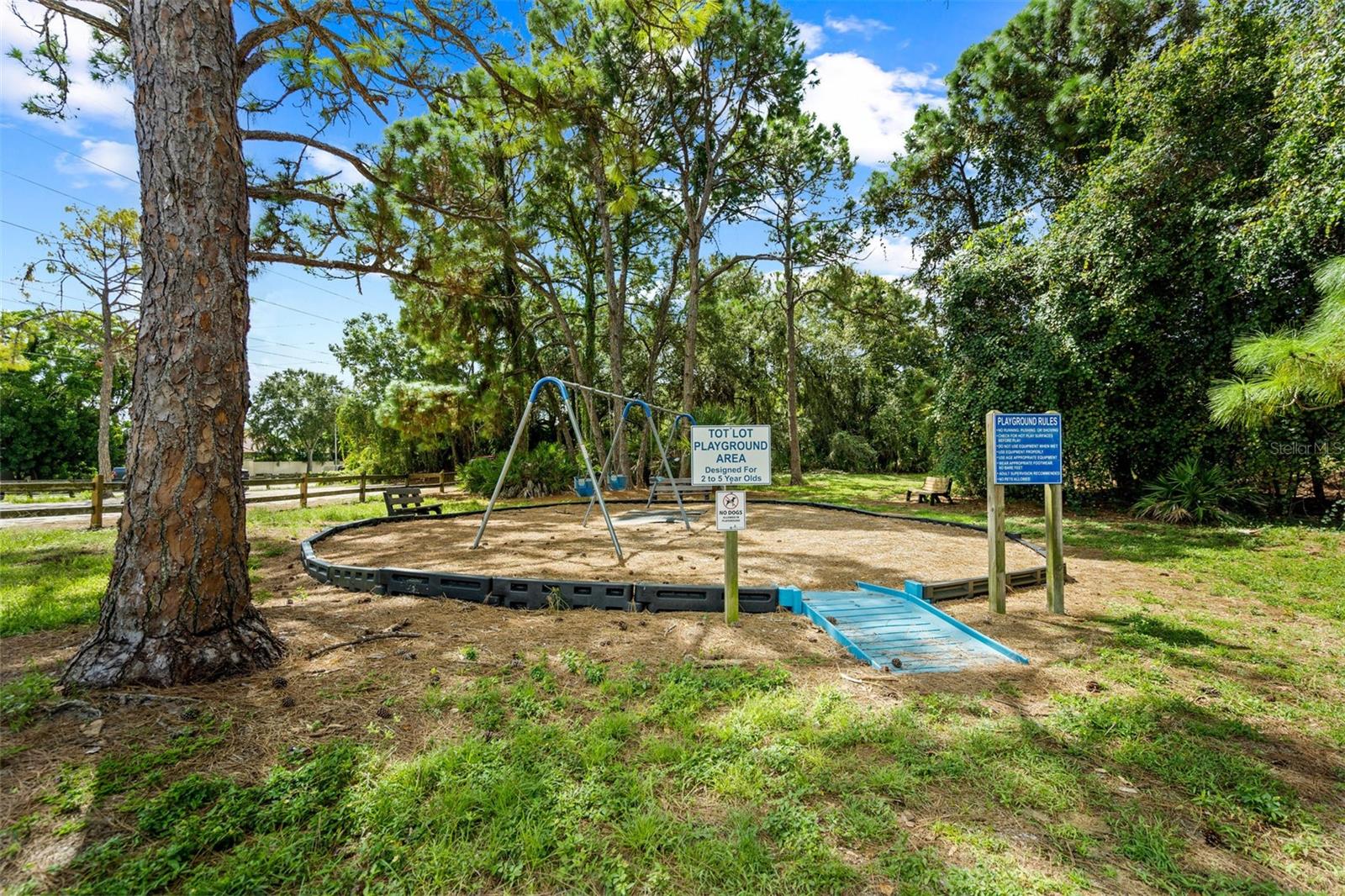 WOODPINE LAKE - Residential