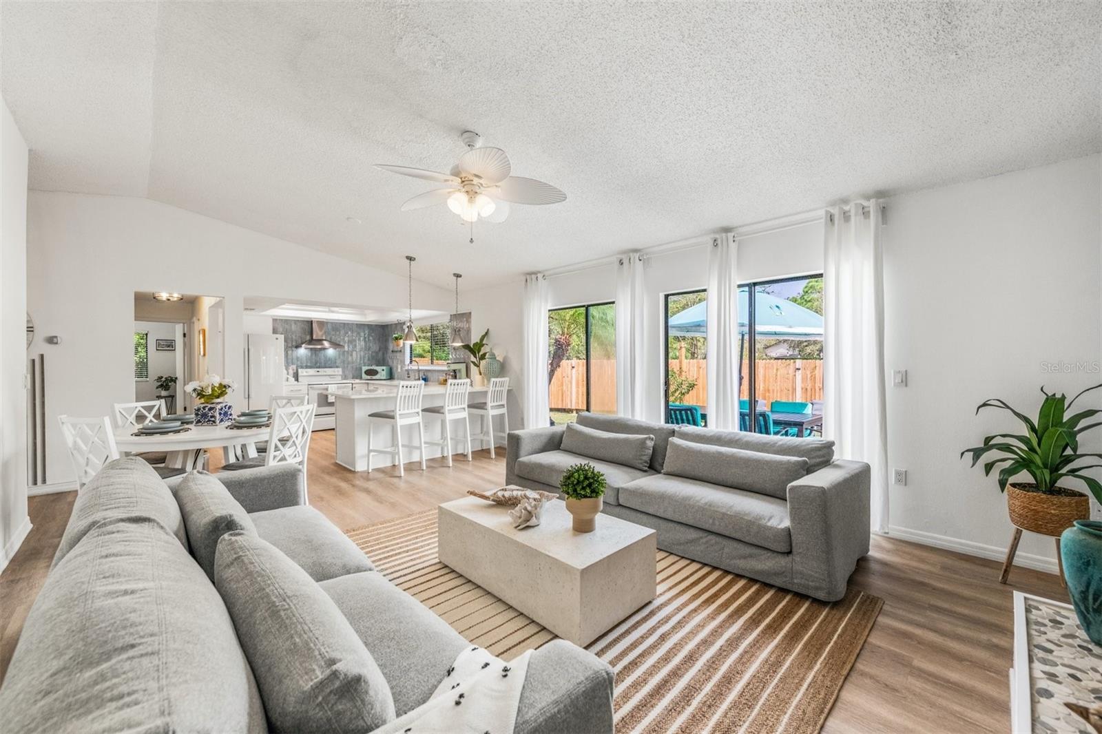 WOODPINE LAKE - Residential