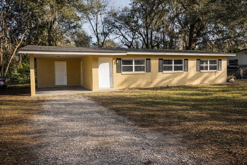 Photo of 2309 SE 45th Terrace, Gainesville, FL 32608 (MLS # GC537833)