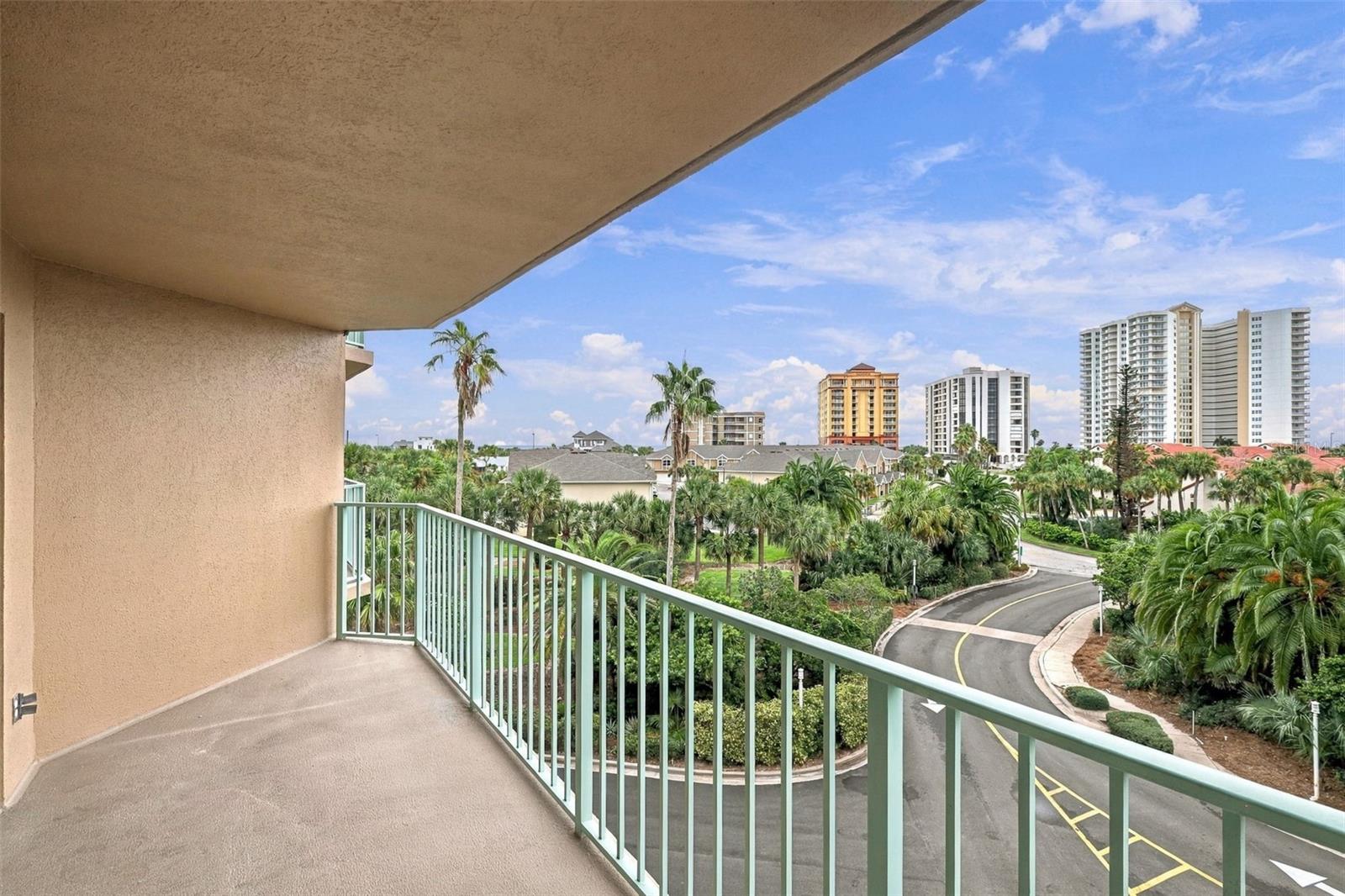 4 OCEANS WEST BOULEVARD 402A