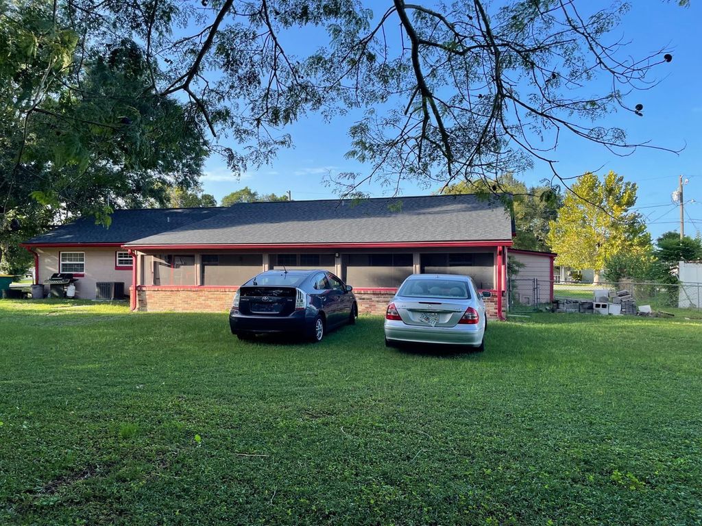 Photo of 1212 Shawnee Drive, Kissimmee, FL 34744 (MLS # S5135868)