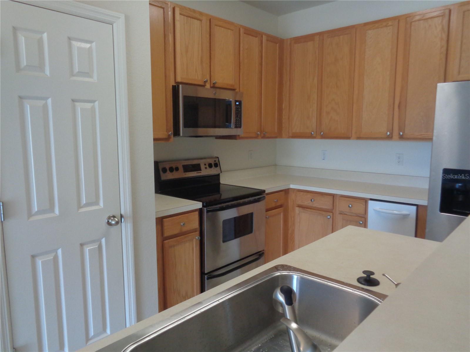 CALUSA CRK PH 1 - Residential Lease