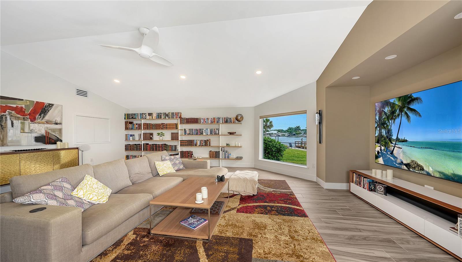 SOUTHPOINTE SHORES - Residential