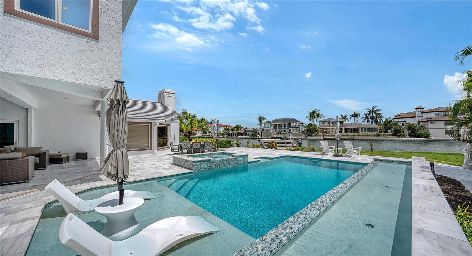 SOUTHPOINTE SHORES - Residential