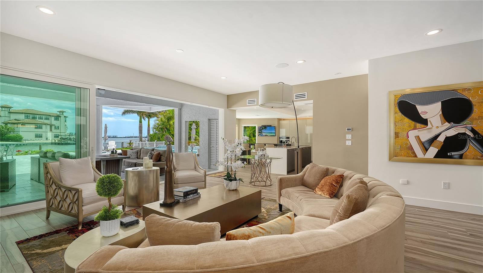 SOUTHPOINTE SHORES - Residential