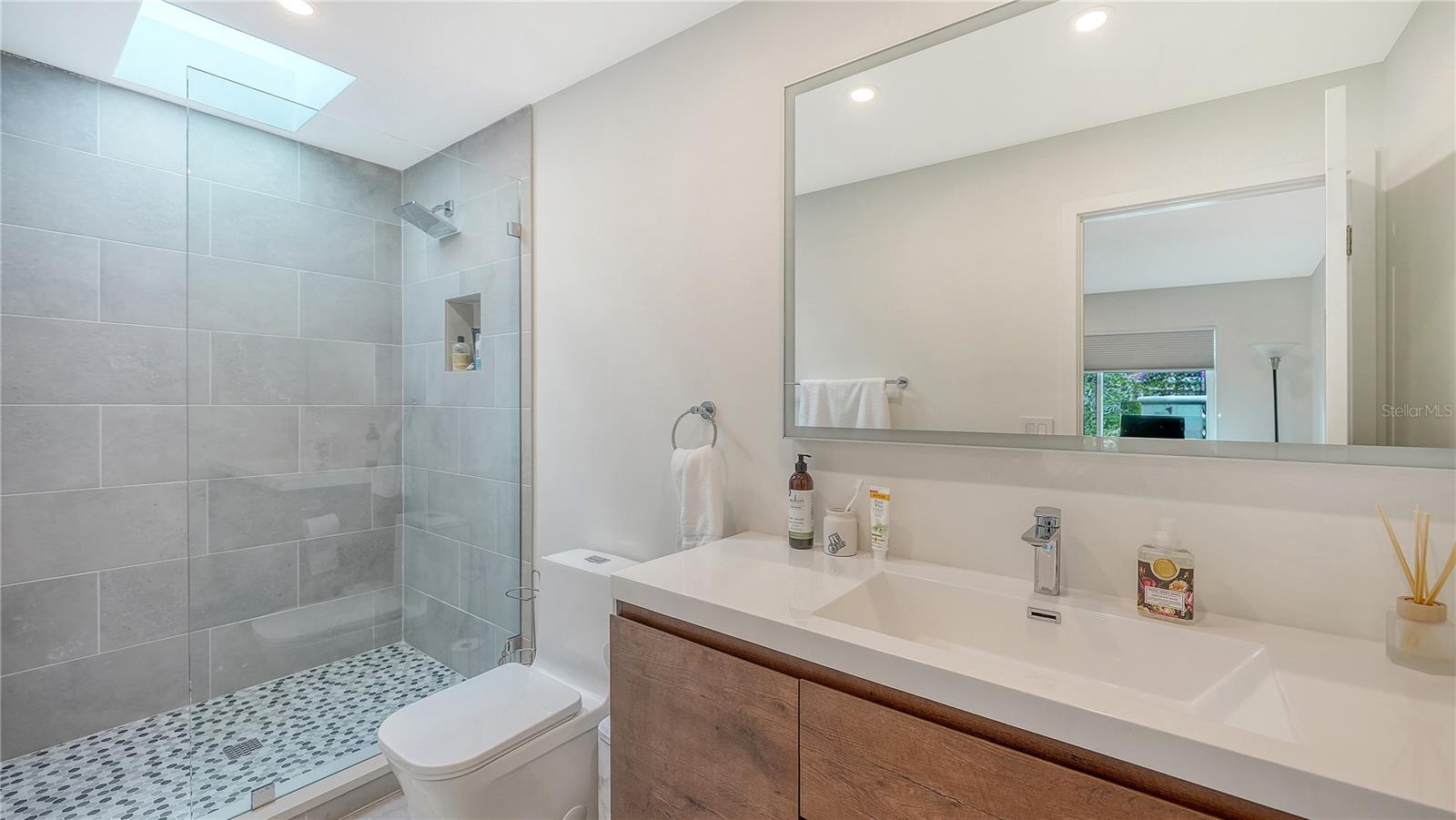 SOUTHPOINTE SHORES - Residential