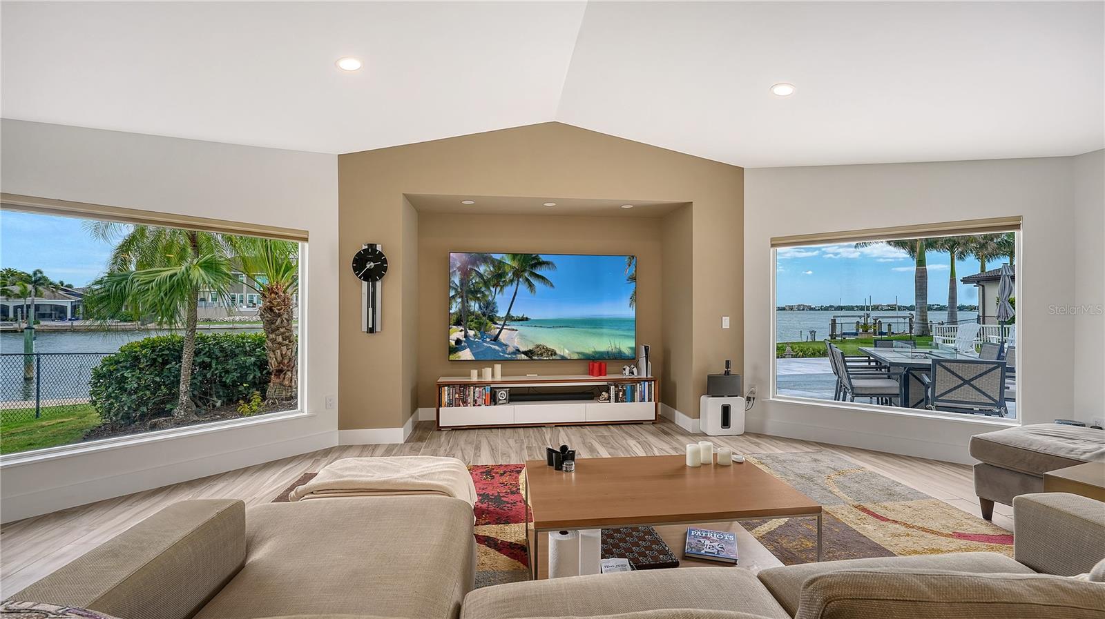 SOUTHPOINTE SHORES - Residential