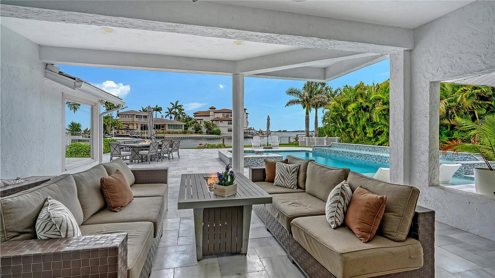 SOUTHPOINTE SHORES - Residential