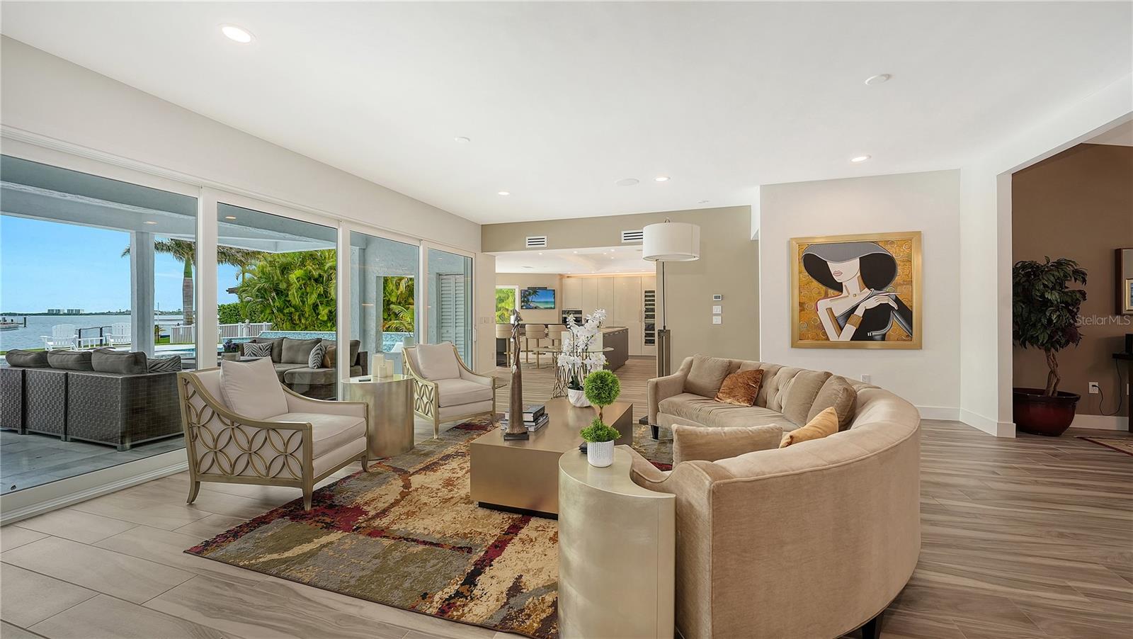 SOUTHPOINTE SHORES - Residential