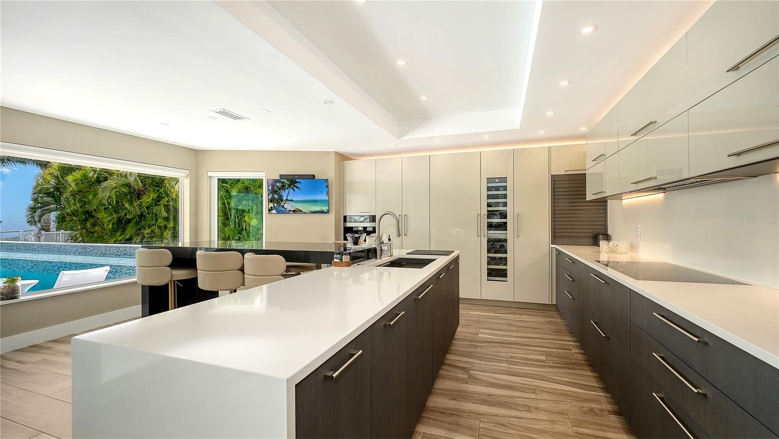 SOUTHPOINTE SHORES - Residential