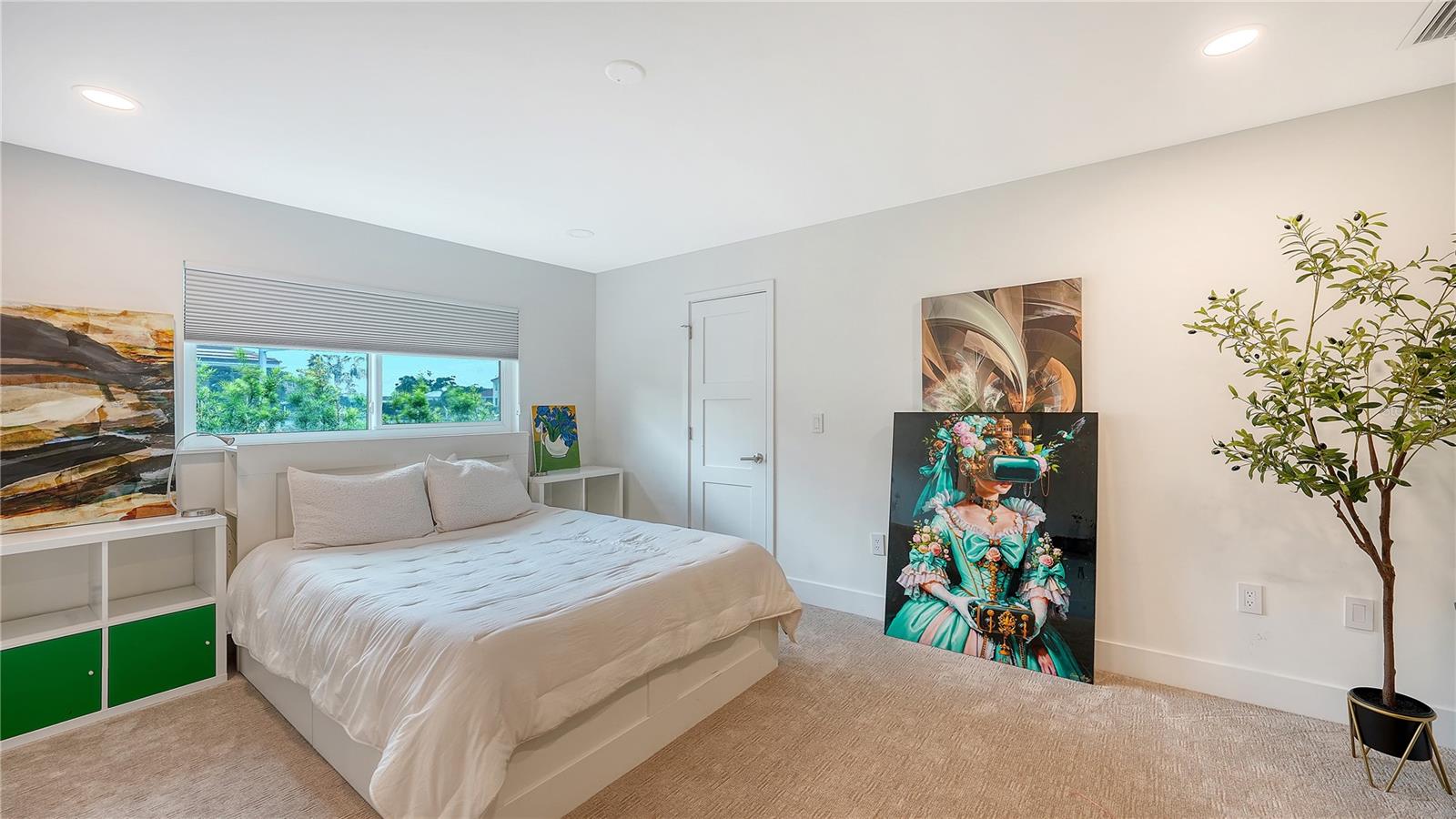 SOUTHPOINTE SHORES - Residential