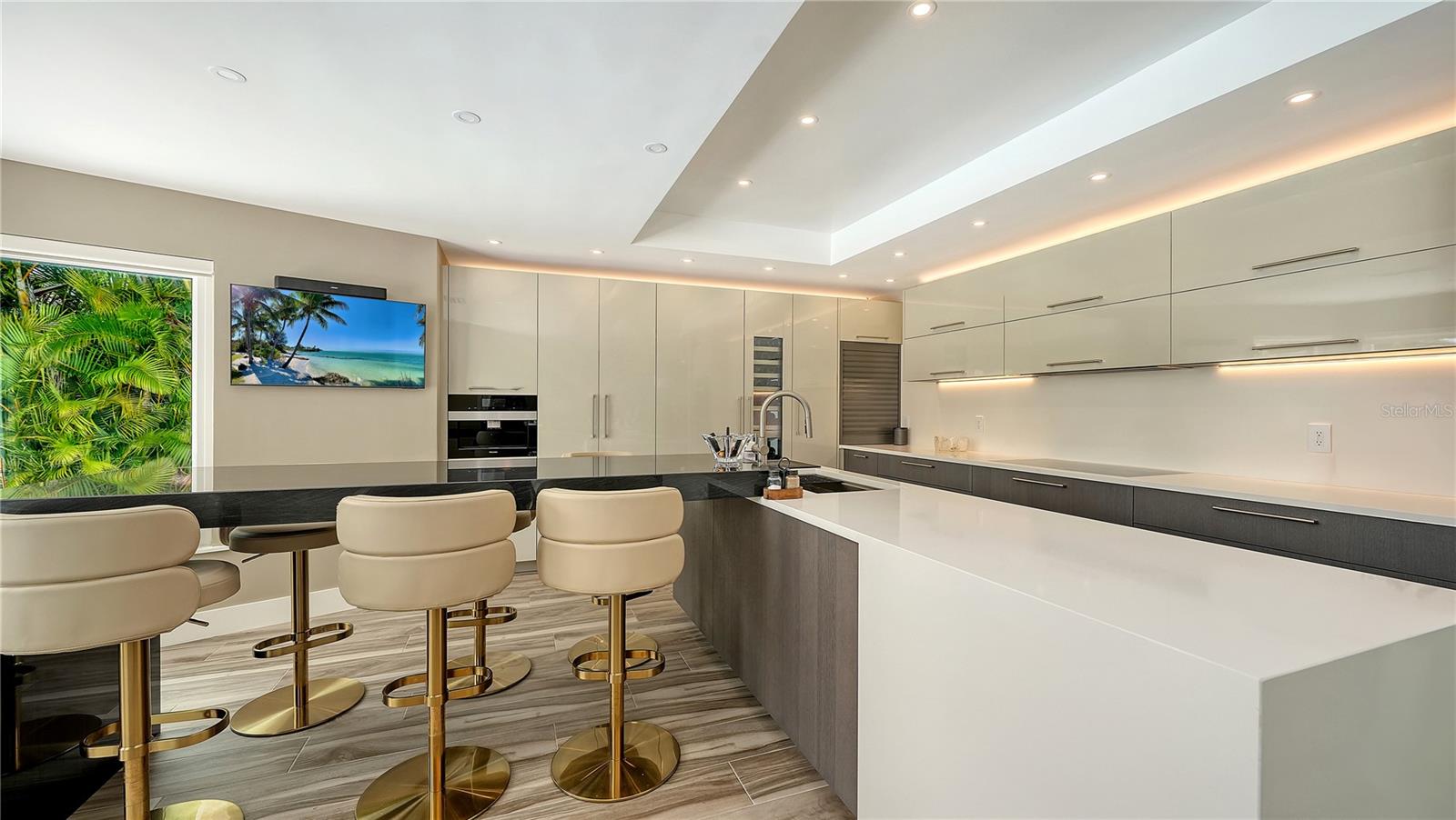 SOUTHPOINTE SHORES - Residential