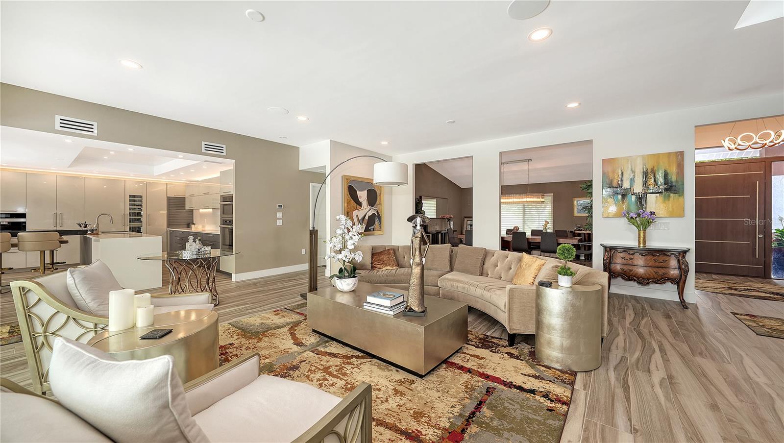 SOUTHPOINTE SHORES - Residential