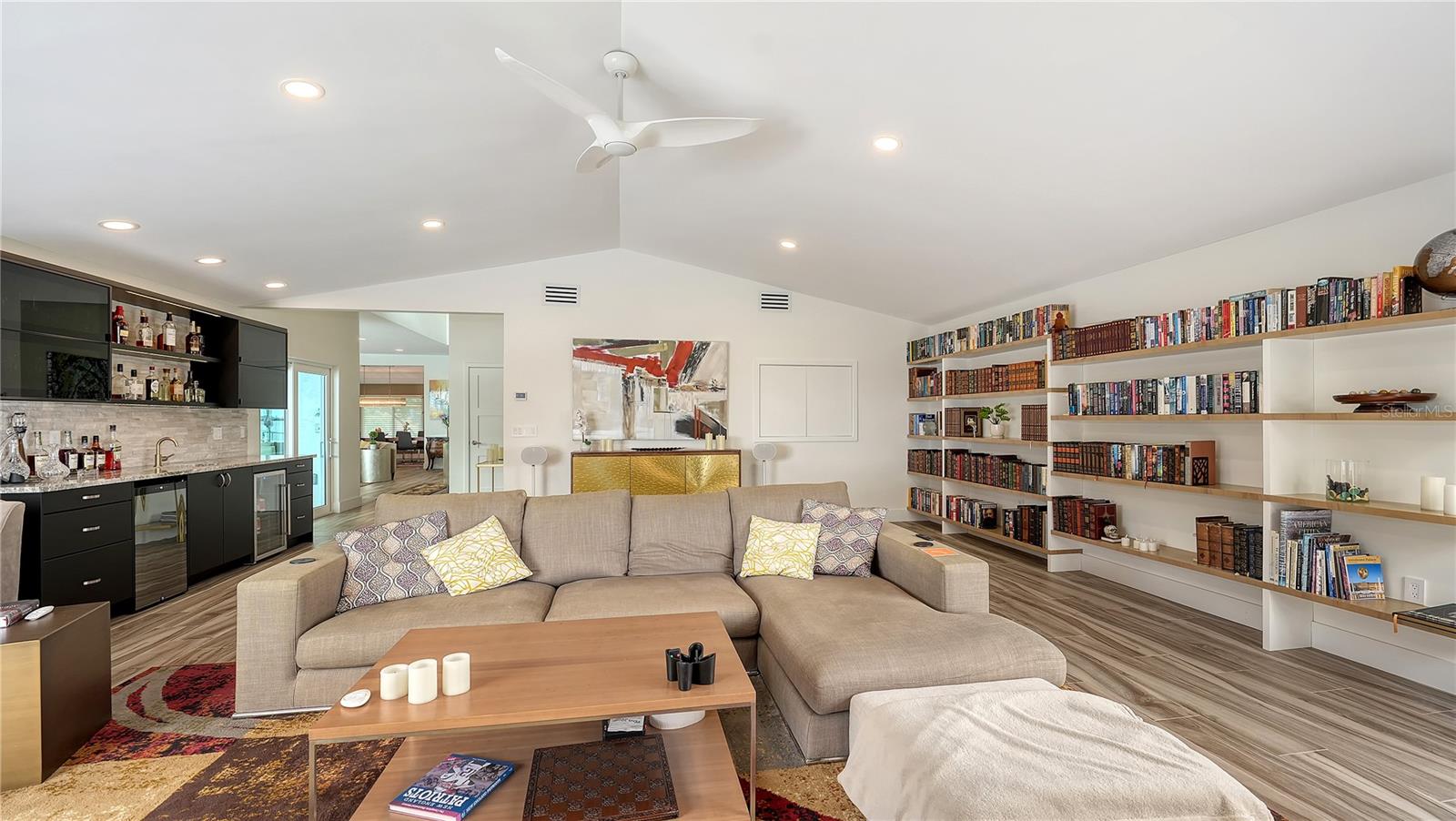 SOUTHPOINTE SHORES - Residential