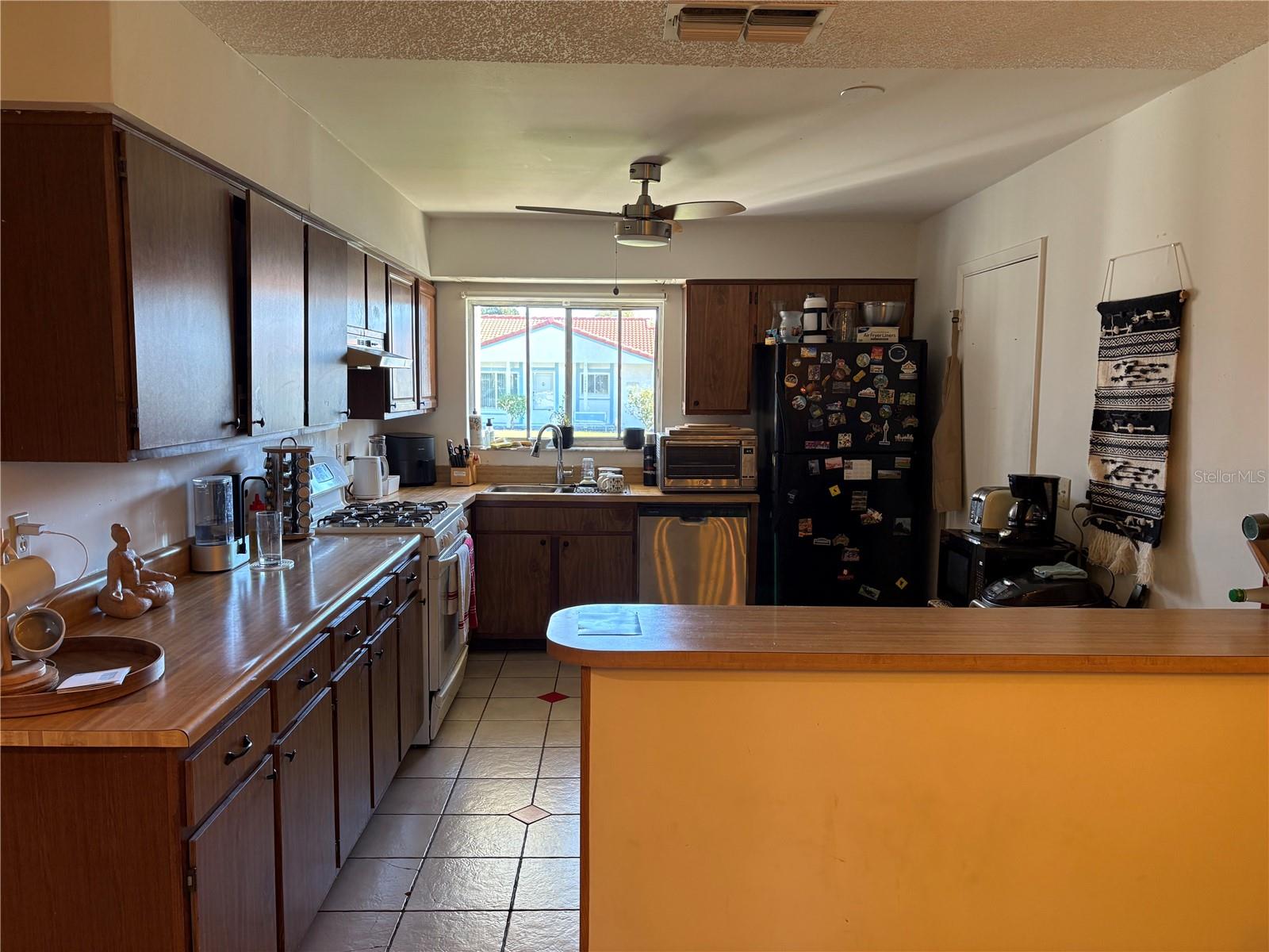 WINDMILL POINTE - Residential