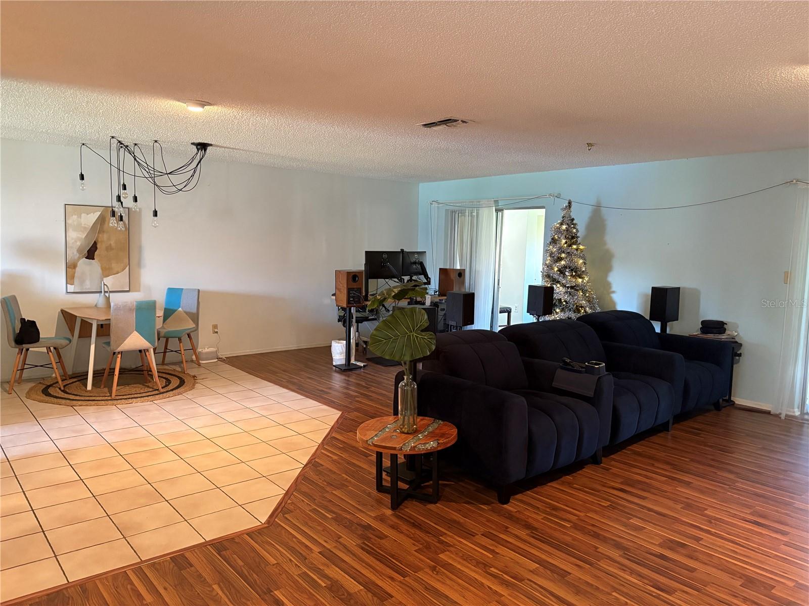 WINDMILL POINTE - Residential