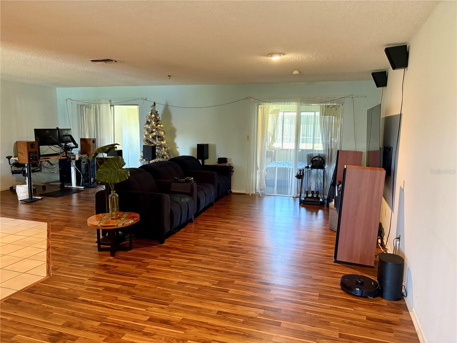 WINDMILL POINTE - Residential