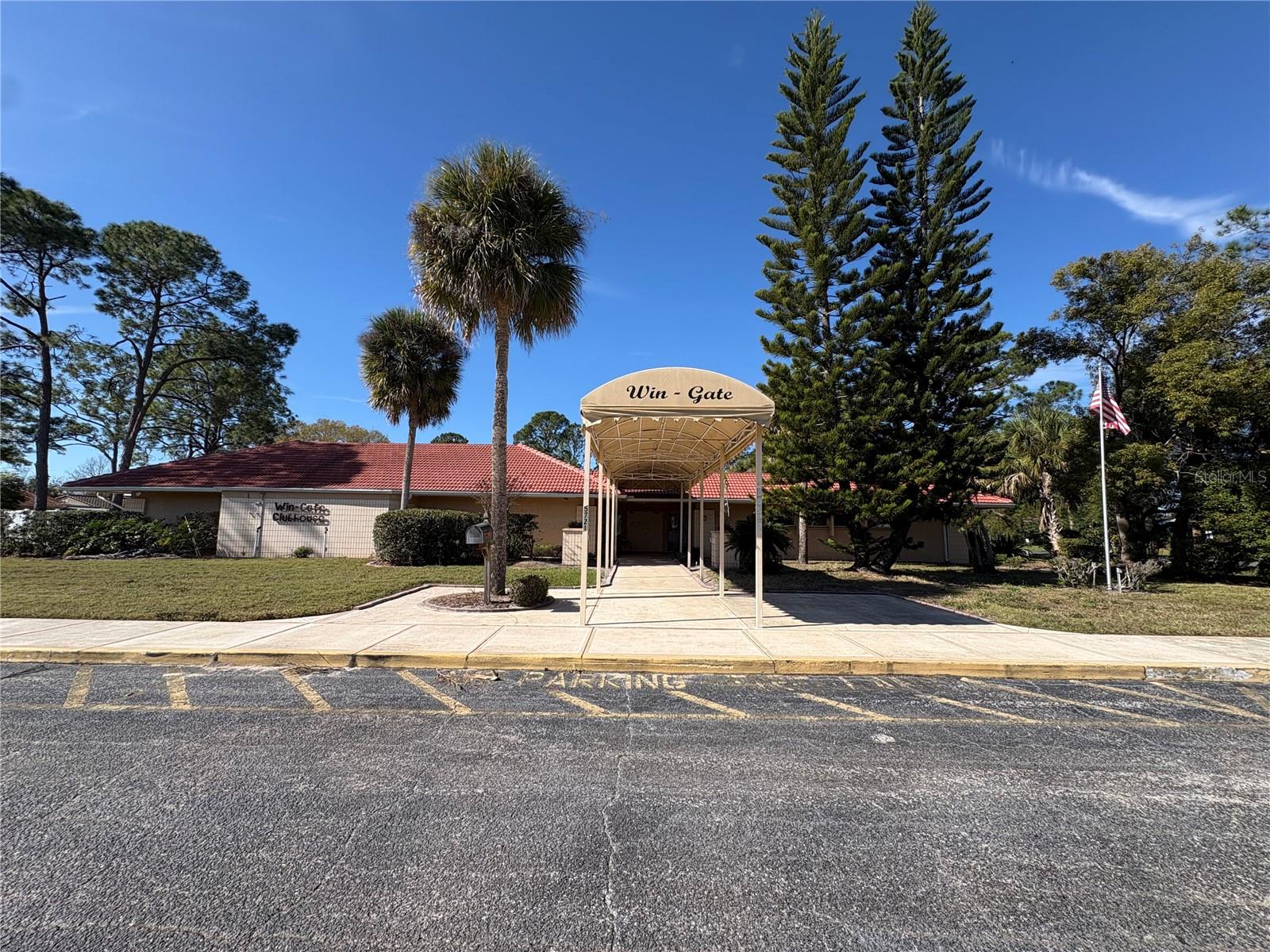 WINDMILL POINTE - Residential