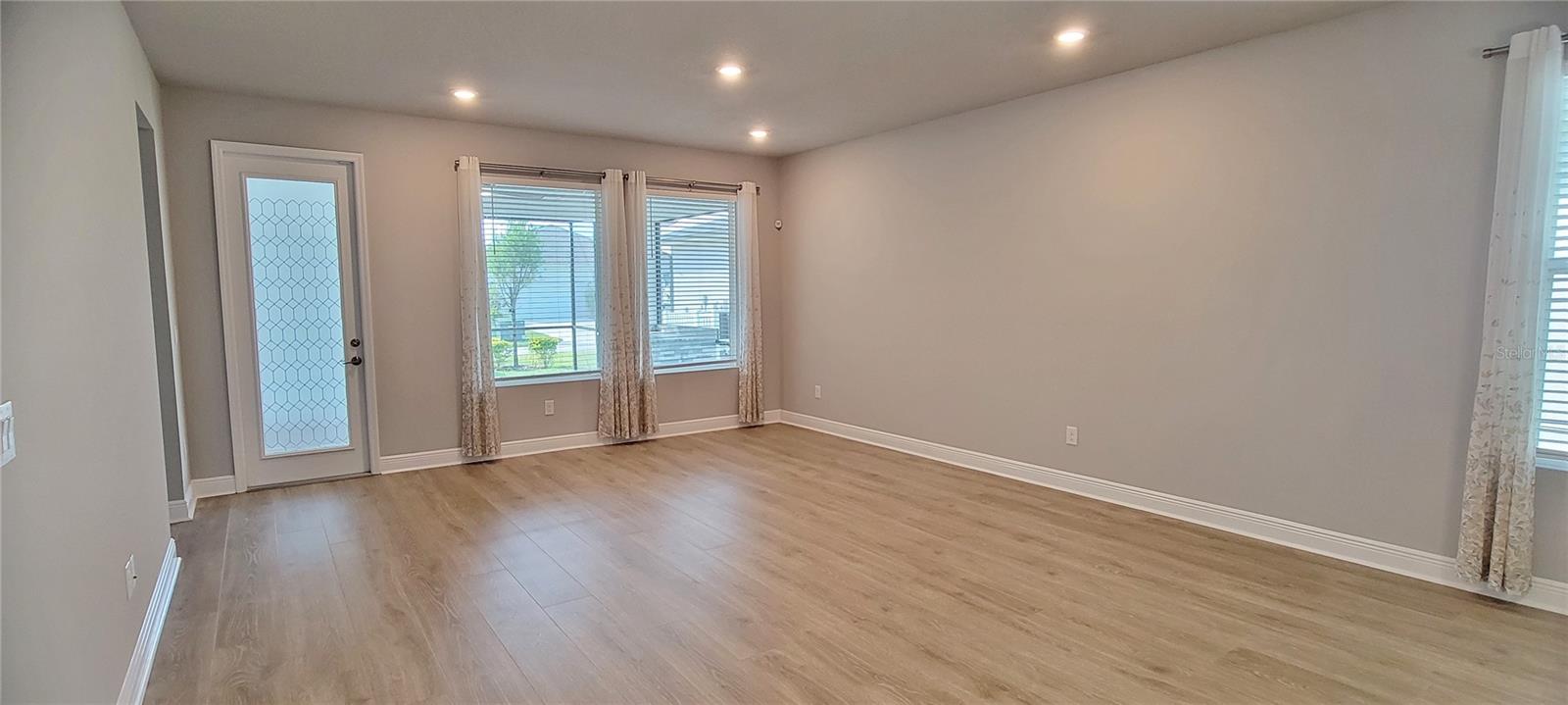 PERSIMMON PARK PH 1 - Residential Lease