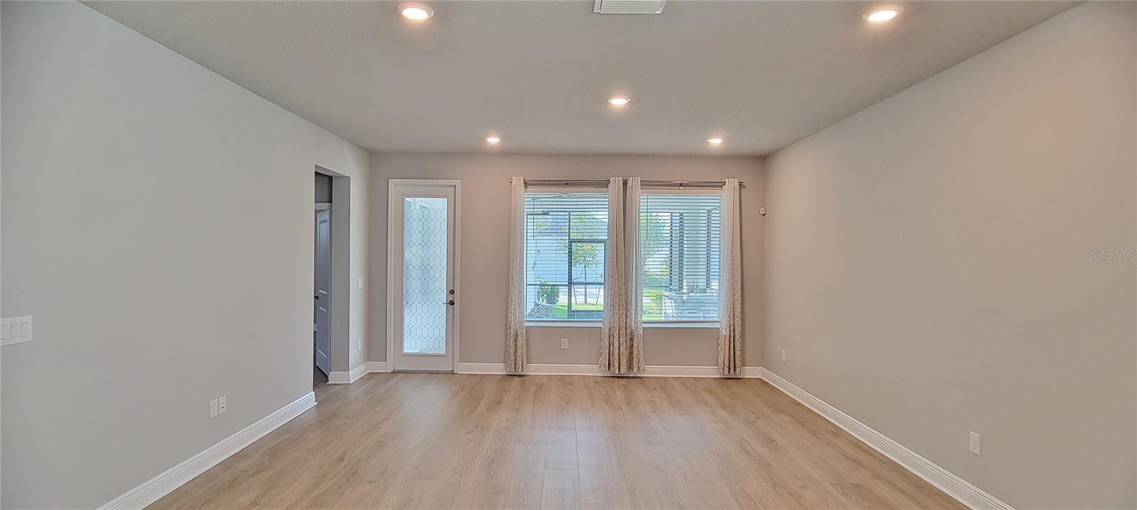 PERSIMMON PARK PH 1 - Residential Lease