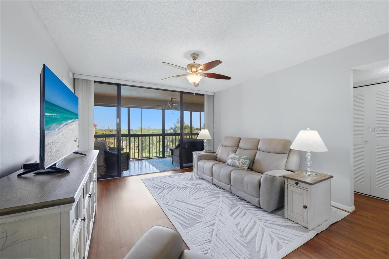 PROMENADES EAST - Residential