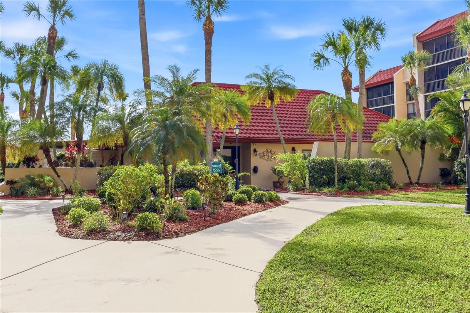 PROMENADES EAST - Residential