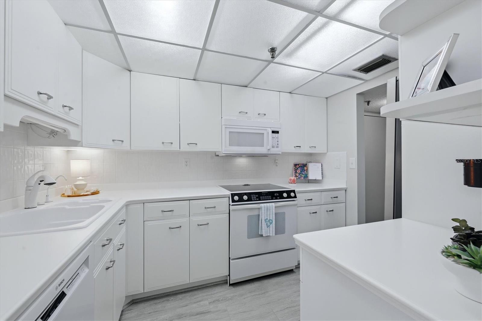 PROMENADES EAST - Residential