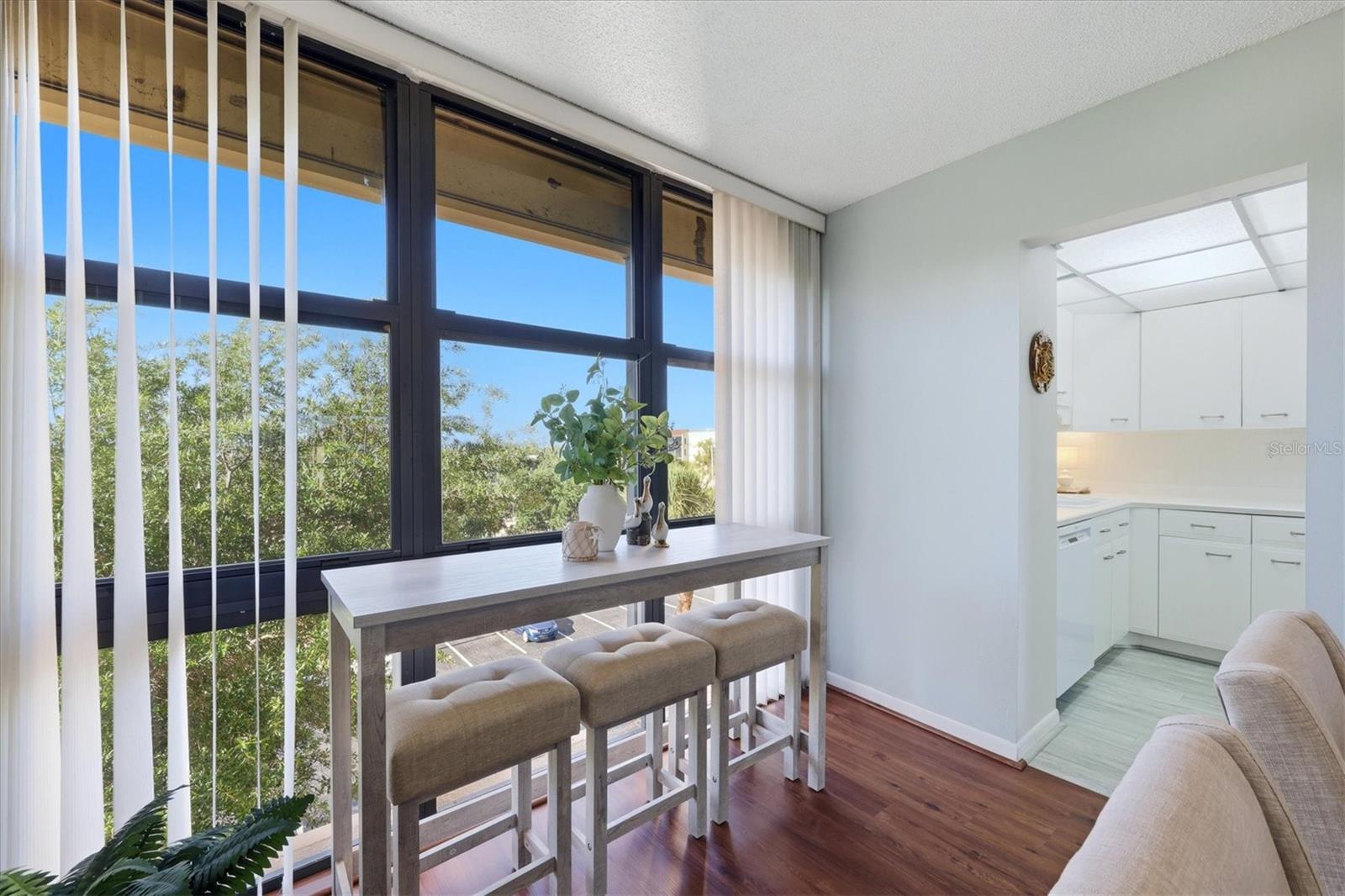 PROMENADES EAST - Residential