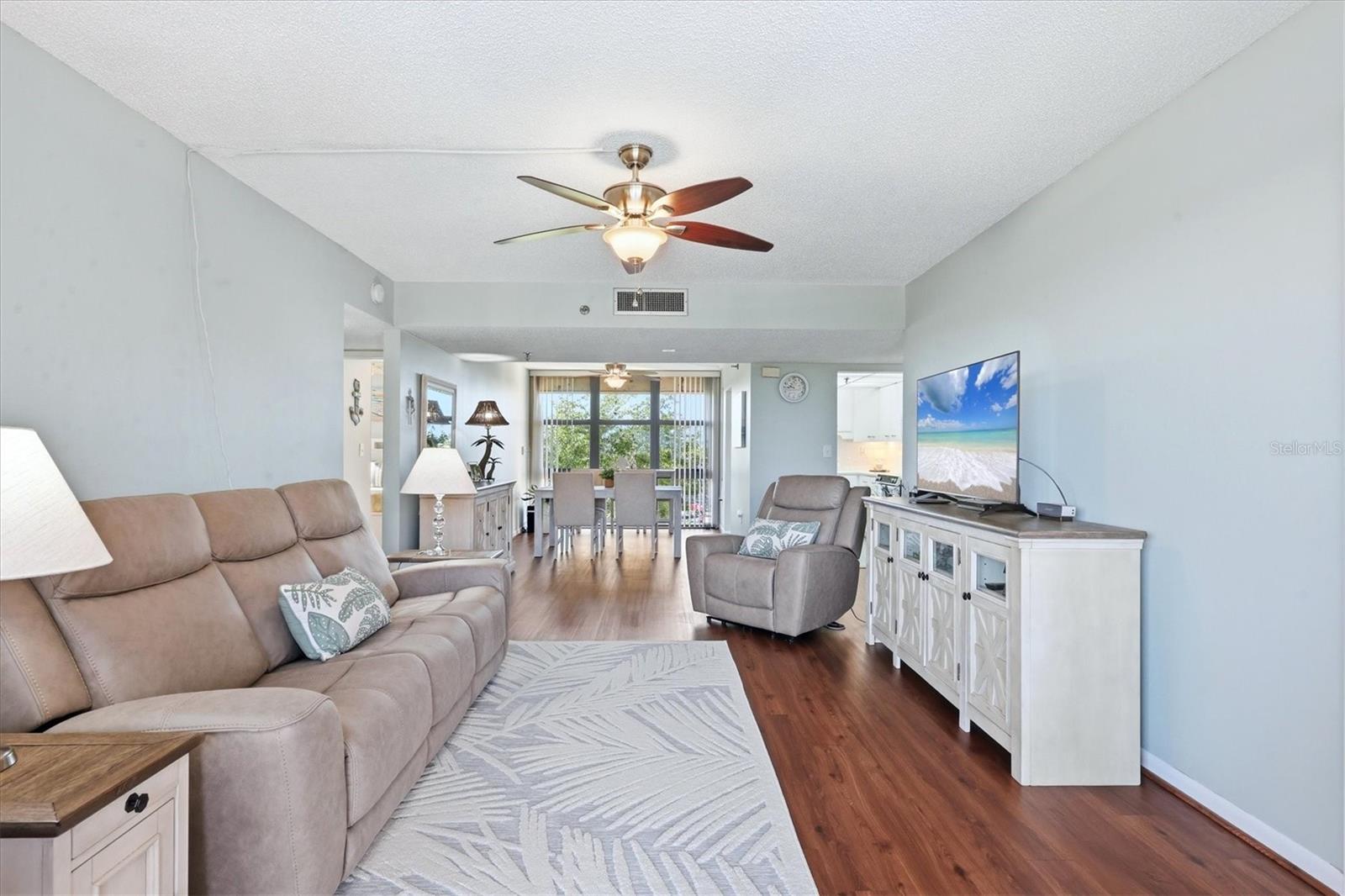 PROMENADES EAST - Residential