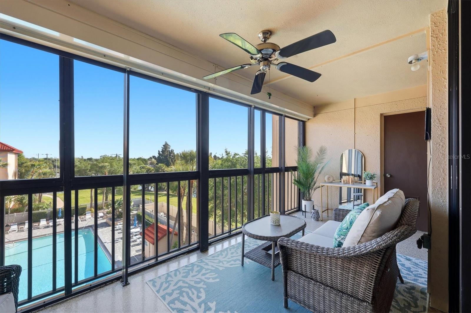 PROMENADES EAST - Residential