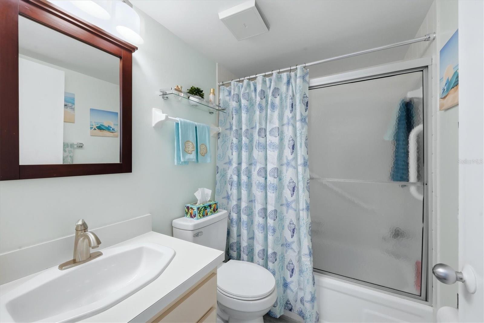 PROMENADES EAST - Residential