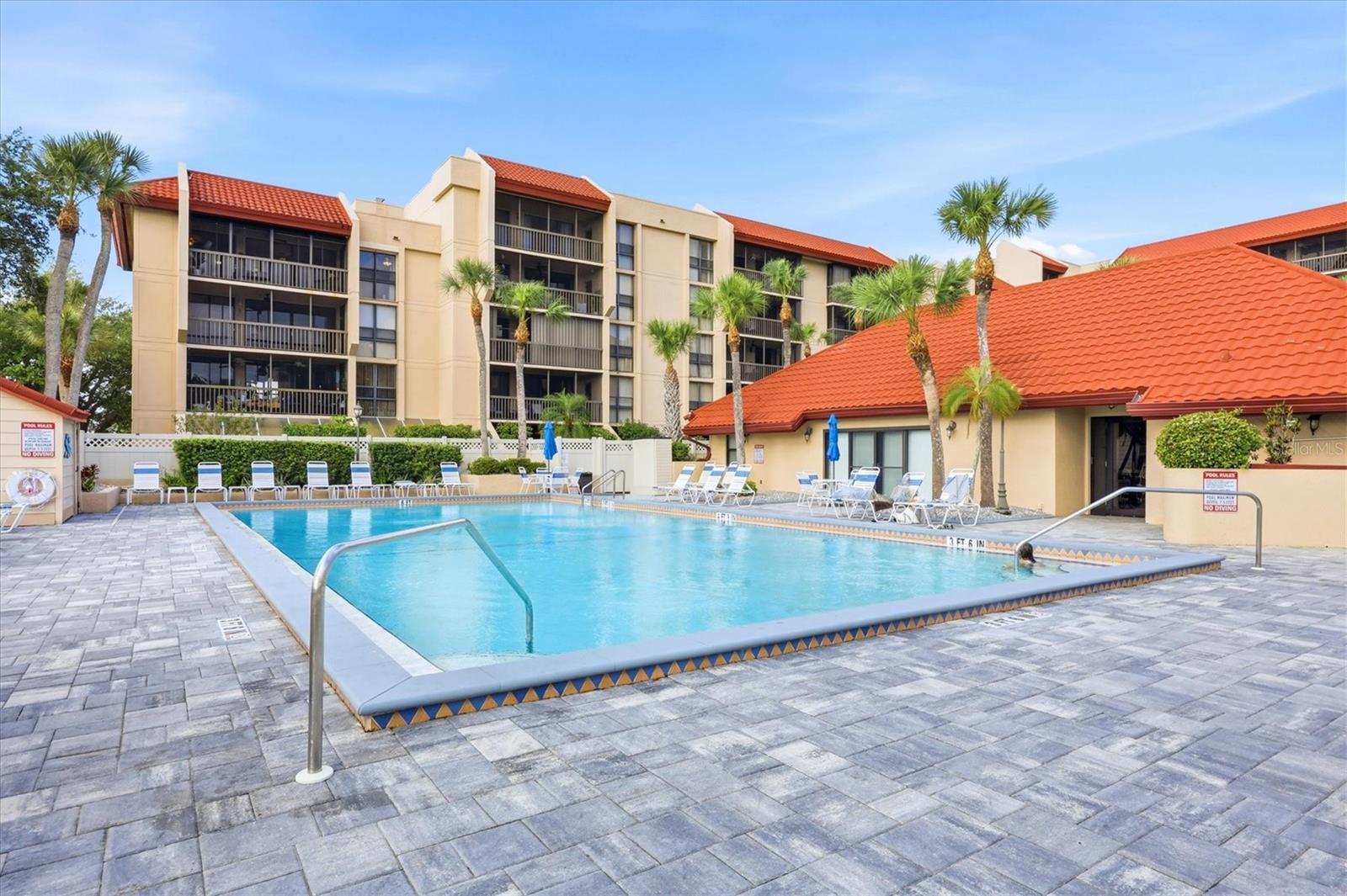 PROMENADES EAST - Residential