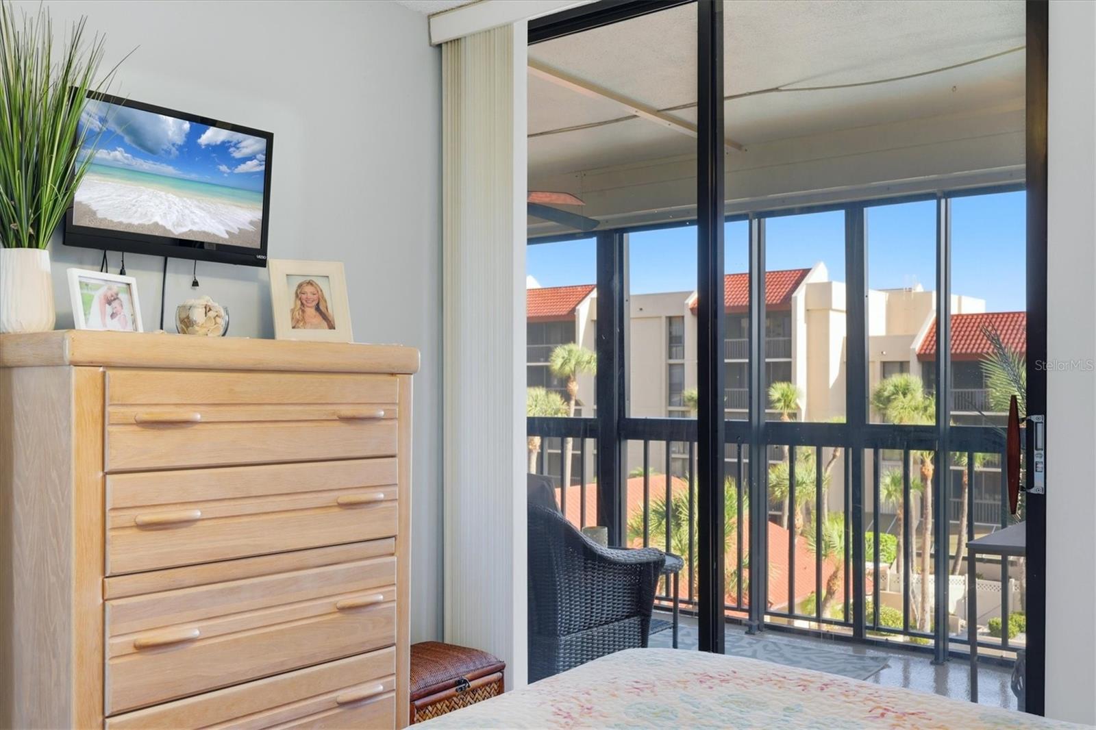 PROMENADES EAST - Residential