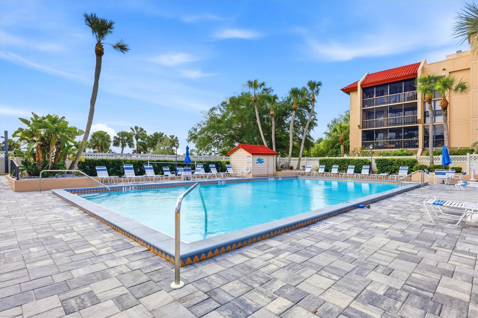 PROMENADES EAST - Residential