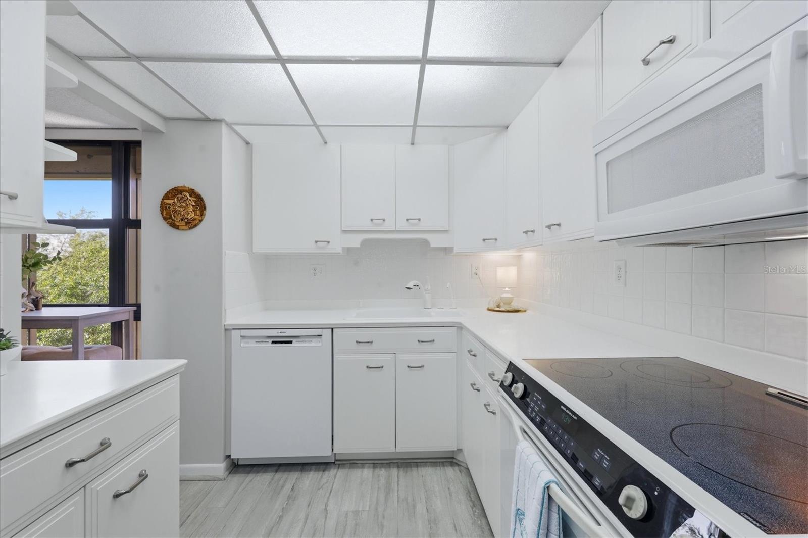 PROMENADES EAST - Residential