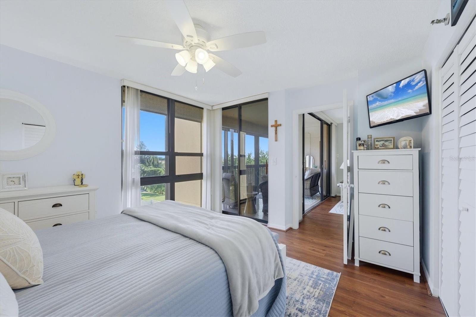 PROMENADES EAST - Residential