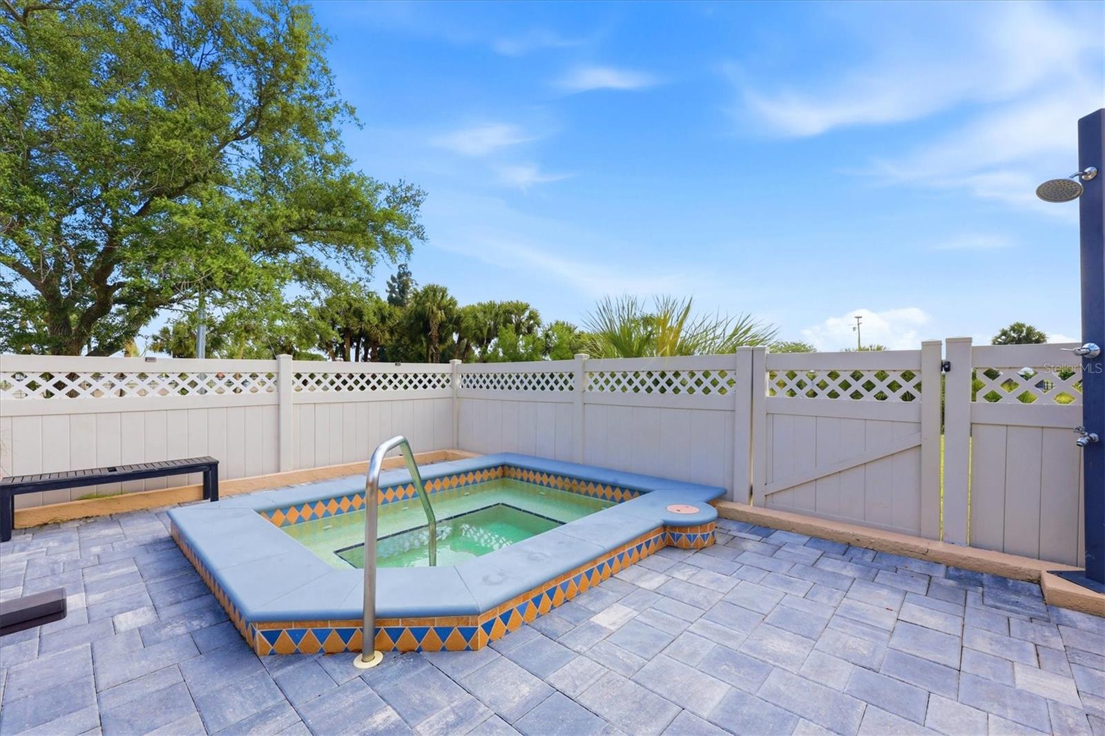 PROMENADES EAST - Residential