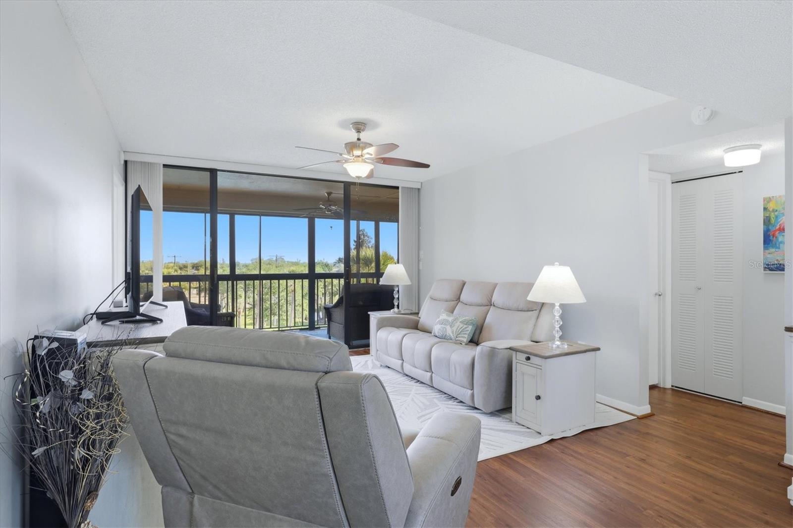 PROMENADES EAST - Residential