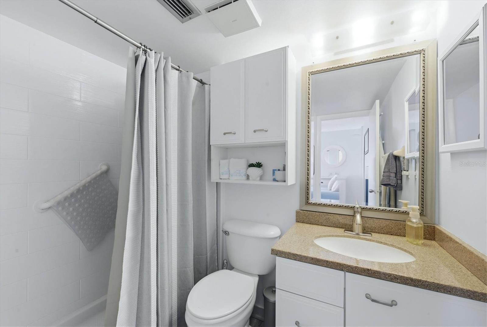 PROMENADES EAST - Residential