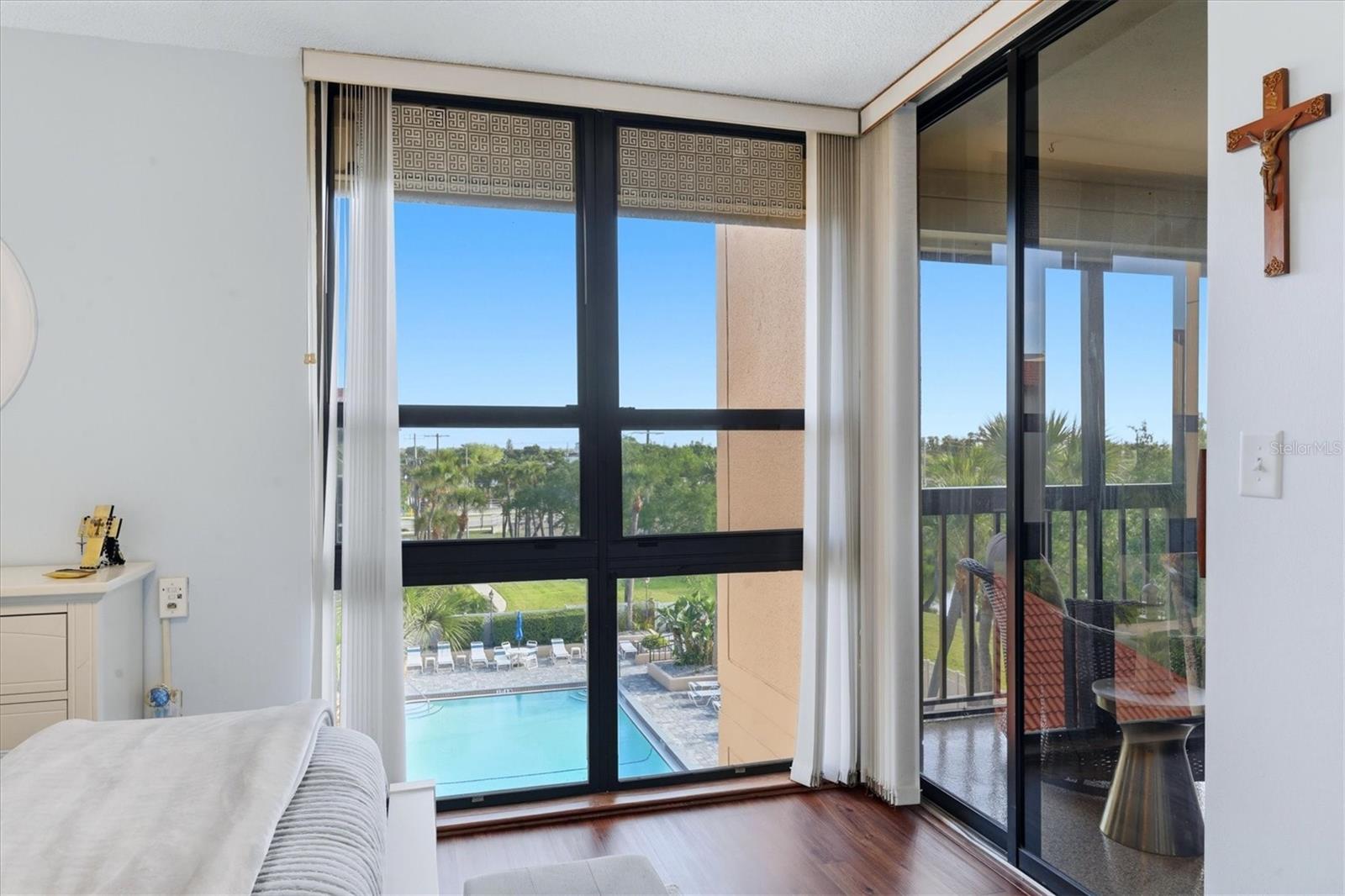 PROMENADES EAST - Residential