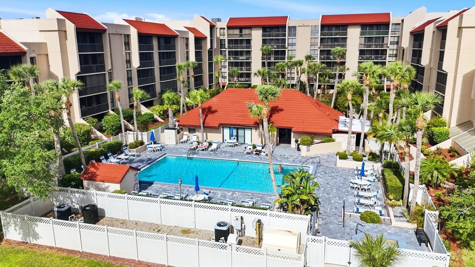 PROMENADES EAST - Residential