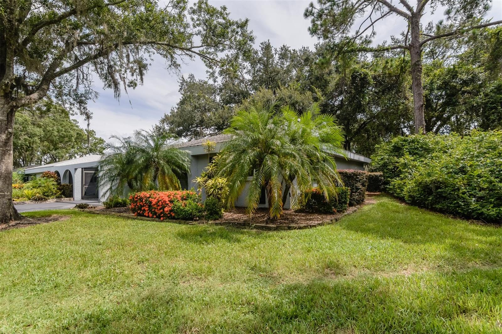 1210 PALMER LANE