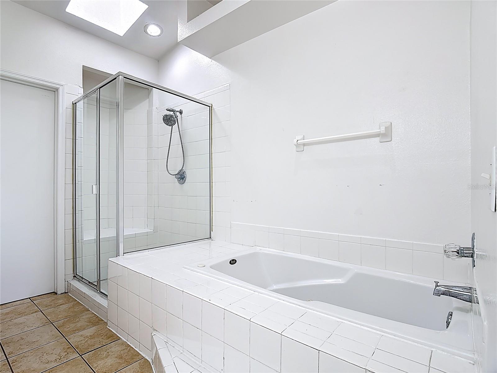 ISLAND CLUB WEST PH 01 - Residential