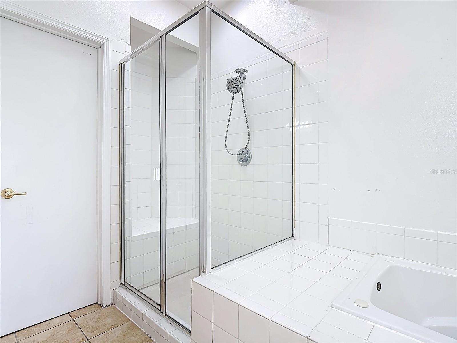 ISLAND CLUB WEST PH 01 - Residential