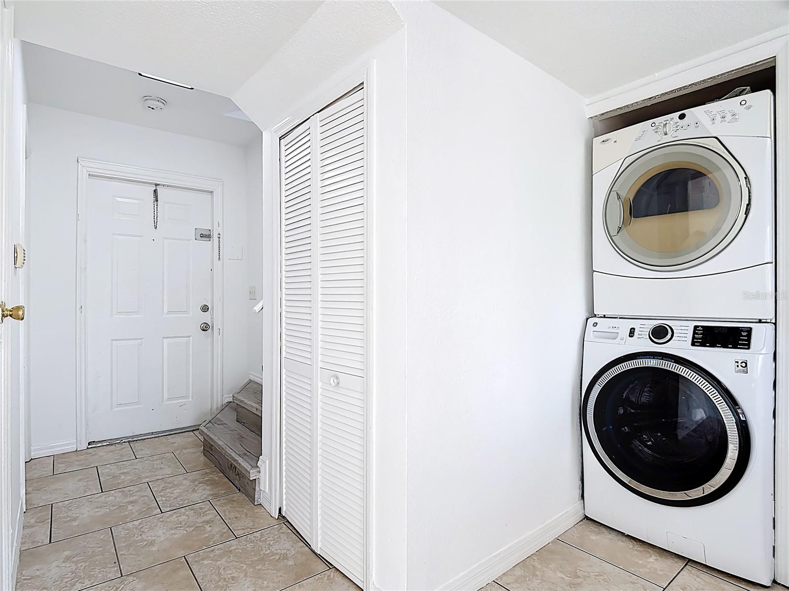 ISLAND CLUB WEST PH 01 - Residential