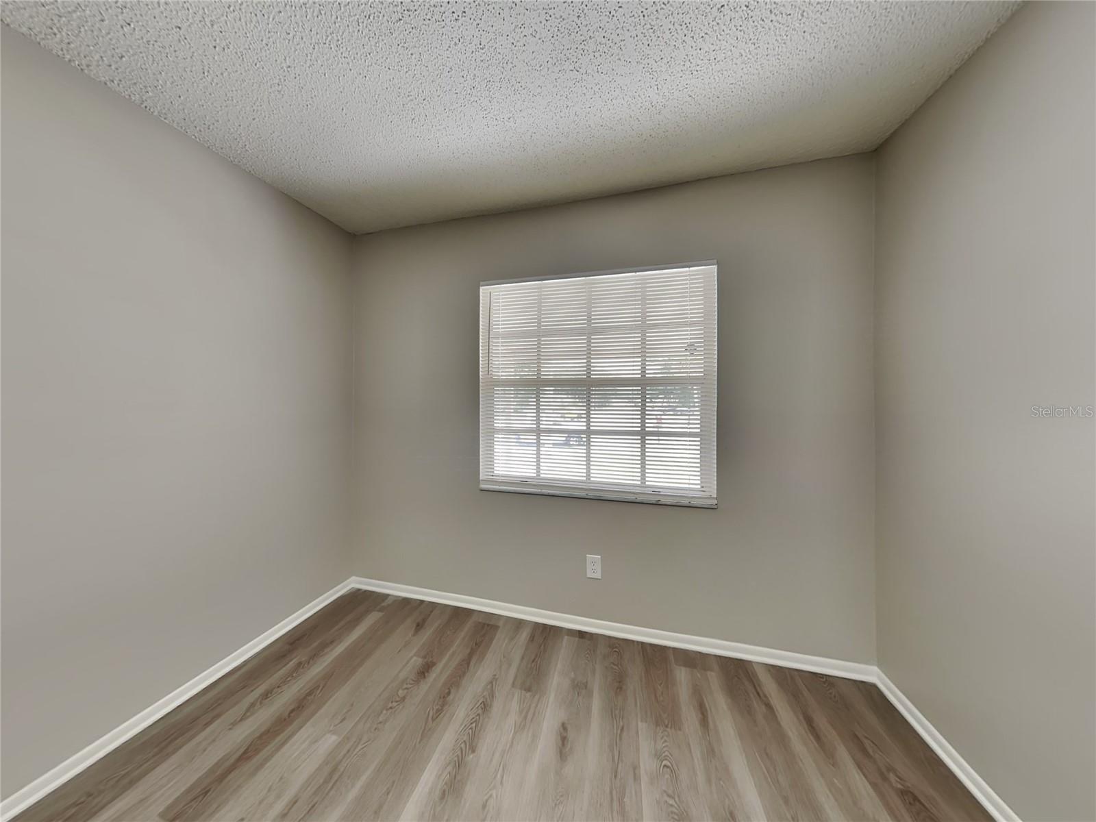 COUNTRY HILLS UNIT ONE A - Residential Lease