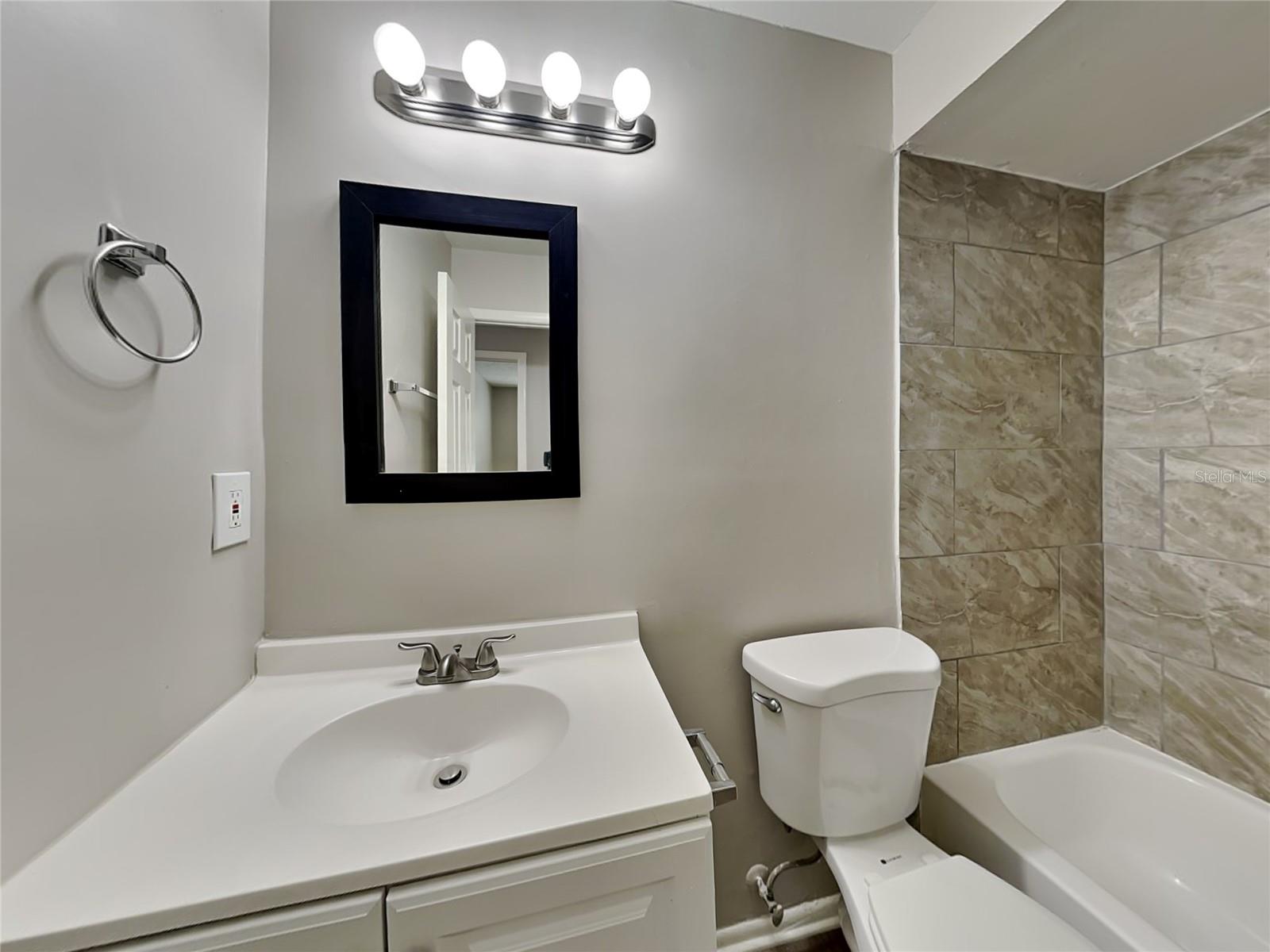 COUNTRY HILLS UNIT ONE A - Residential Lease