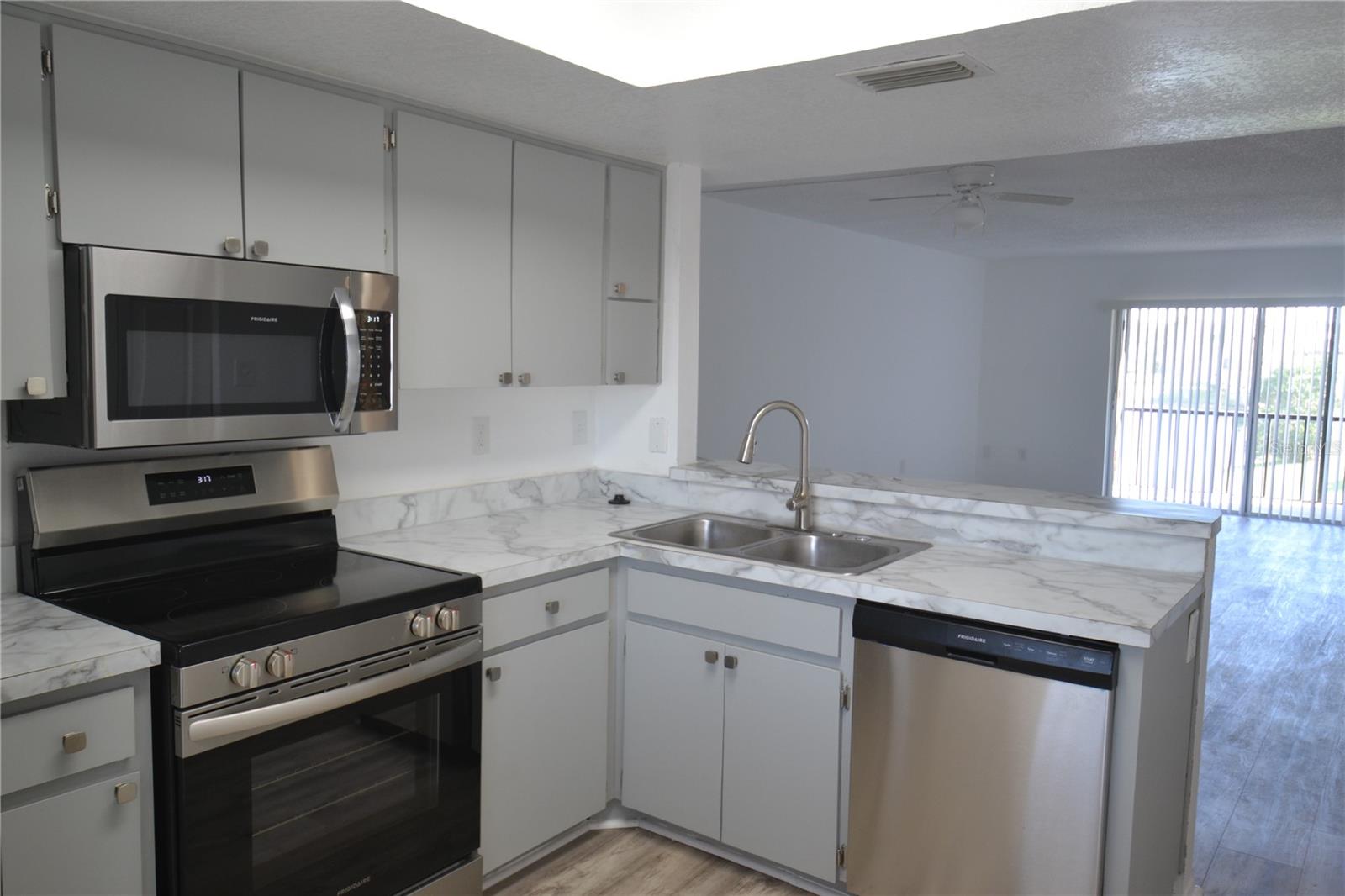 EAST LAKE WOODLANDS CYPRESS ESTATES - Residential