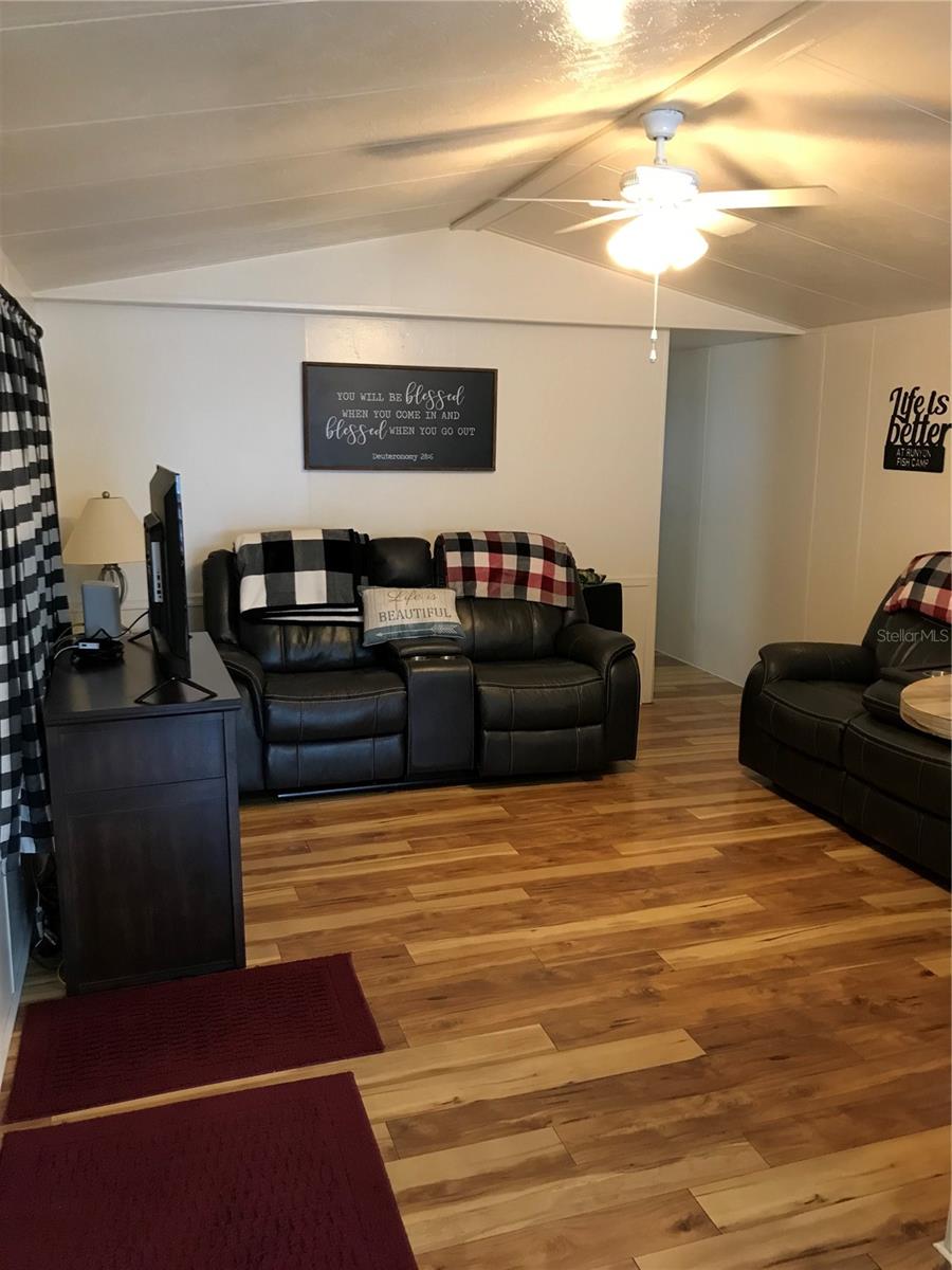 TAYLOR CRK ISLES SEC 01 - Residential